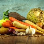 11 druhů základních zdravých potravin, které by neměly chybět ve vaší spíži, lednici a mrazáku