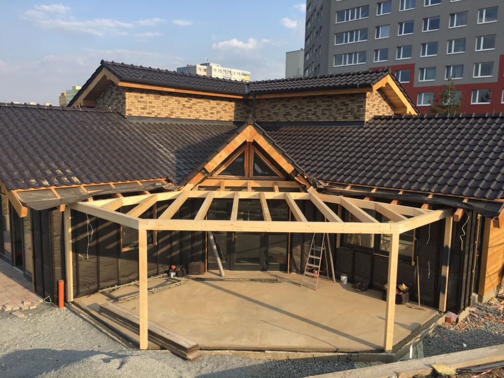 tesarstvidrygin.cz OFF Levna typova pergola vs drevena pergola na miru rozdil ktery se projevi casem 1