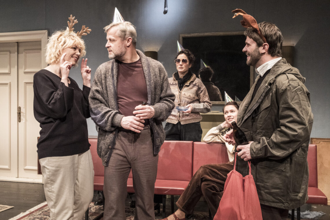 zaklete damy cinoherni klub