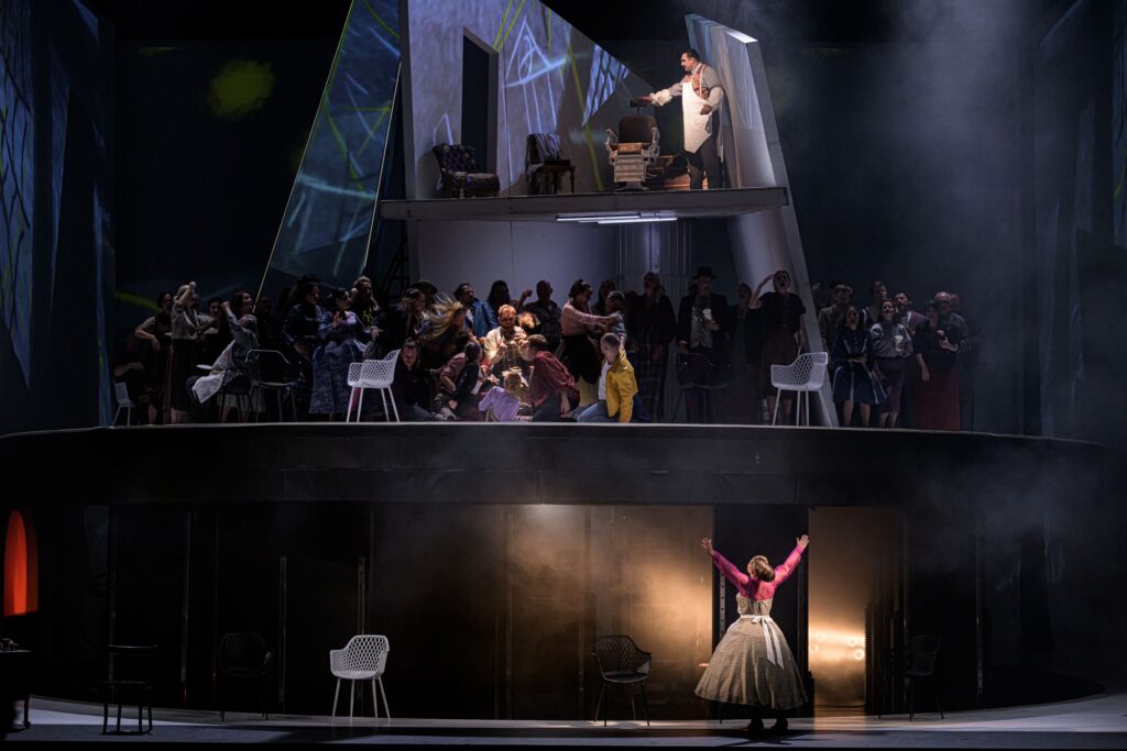 sweeney todd dabelsky lazebnik z fleet street adam plachetka sweeney todd sbor statni opery foto serghei gherciu